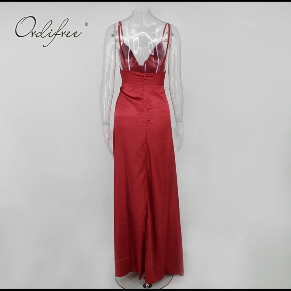 Dresss - Picture 2 of 5